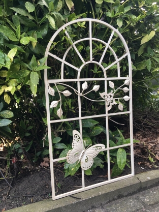 Butterfly window model, metal old-white-rust
